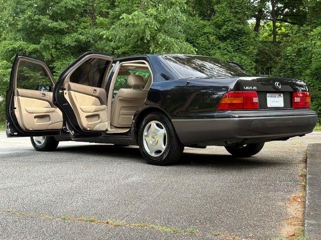 Lexus LS 400 Base 1995