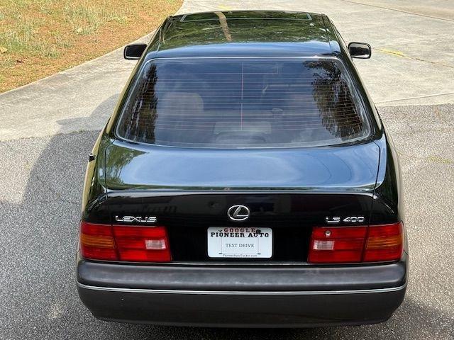 Lexus LS 400 Base 1995