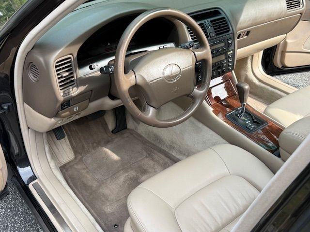 Lexus LS 400 Base 1995