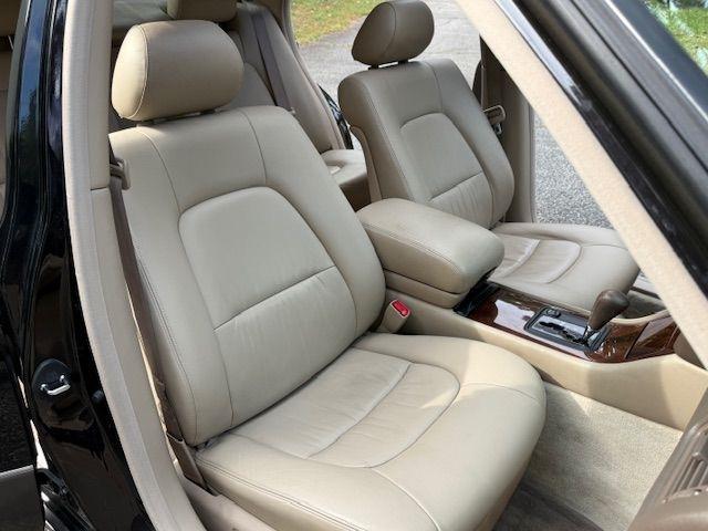 Lexus LS 400 Base 1995