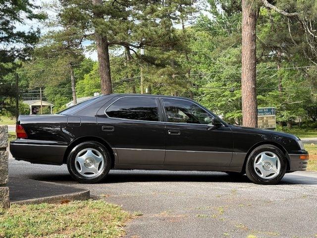 Lexus LS 400 Base 1995