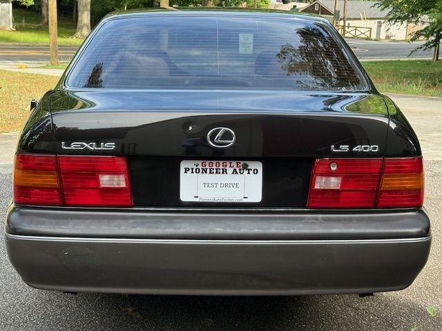 Lexus LS 400 Base 1995