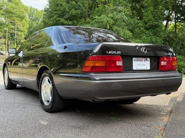 Lexus LS 400 Base 1995