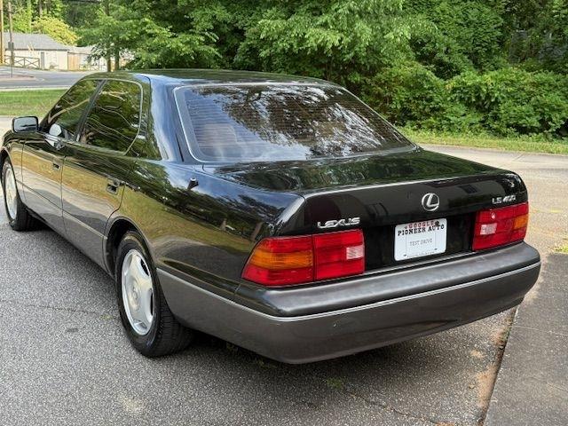 Lexus LS 400 Base 1995