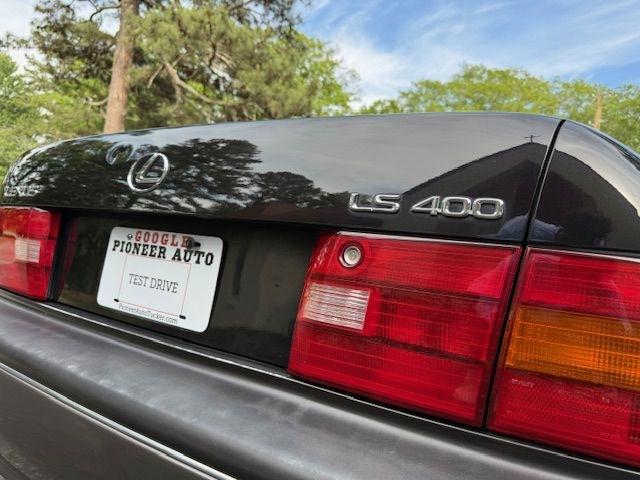 Lexus LS 400 Base 1995