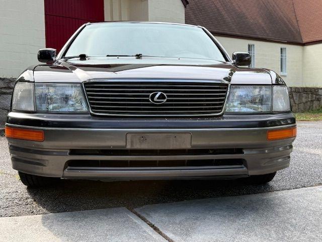 Lexus LS 400 Base 1995