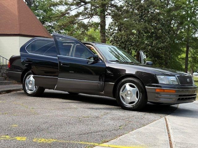 Lexus LS 400 Base 1995