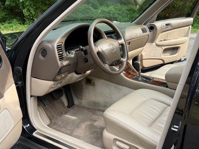 Lexus LS 400 Base 1995