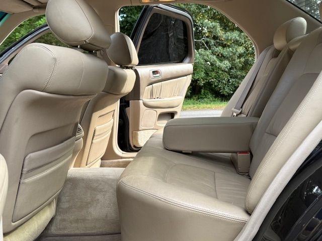 Lexus LS 400 Base 1995