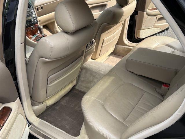 Lexus LS 400 Base 1995