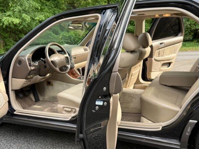 Lexus LS 400 Base 1995