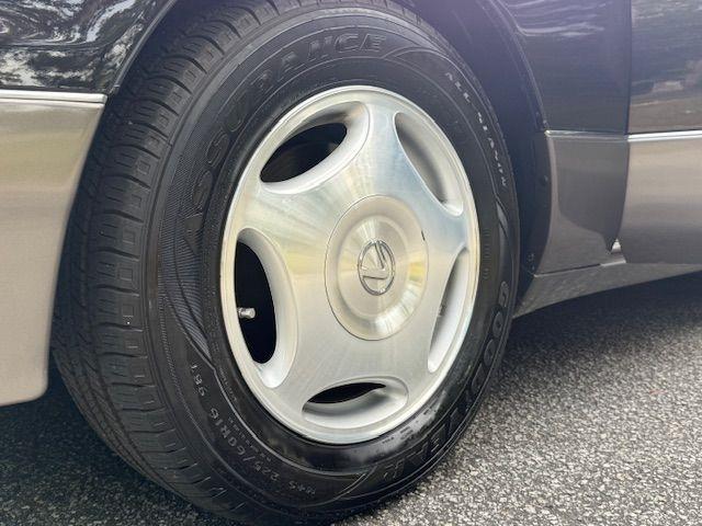 Lexus LS 400 Base 1995