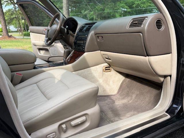 Lexus LS 400 Base 1995