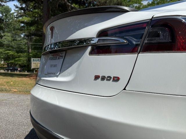 Tesla Model S Signature Performance 2012