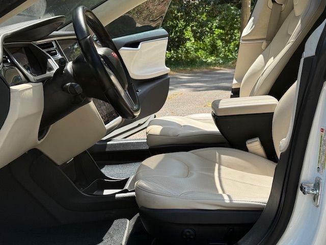 Tesla Model S Signature Performance 2012