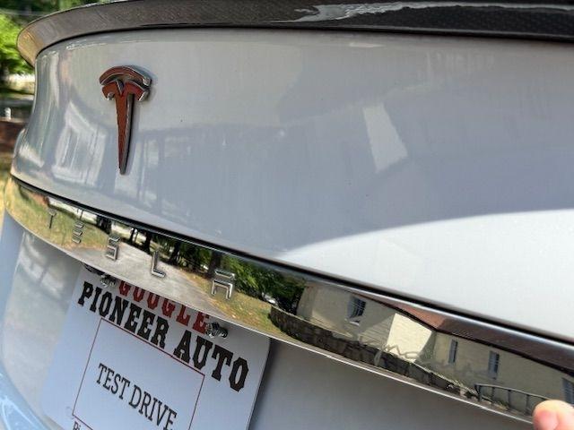 Tesla Model S Signature Performance 2012