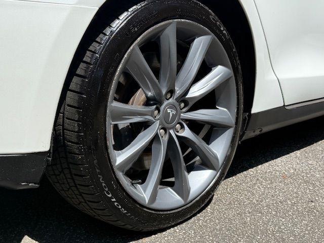 Tesla Model S Signature Performance 2012