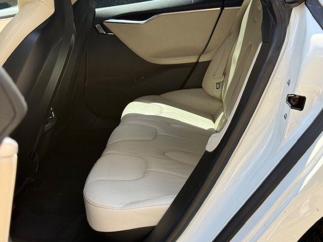 Tesla Model S Signature Performance 2012