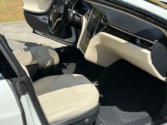 Tesla Model S Signature Performance 2012