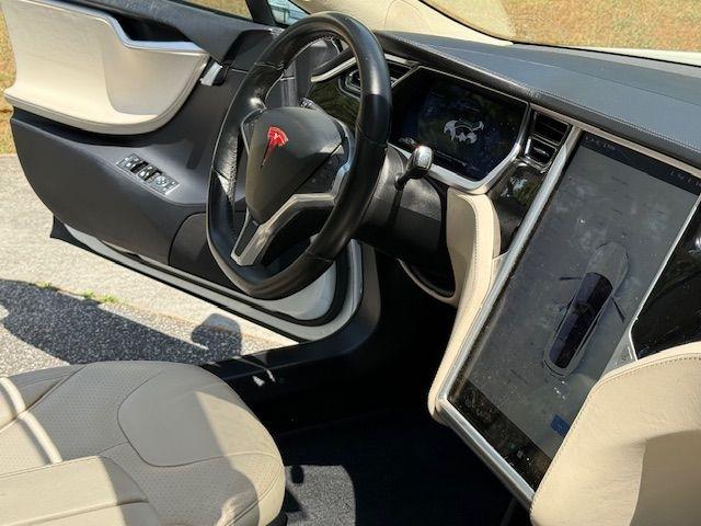 Tesla Model S Signature Performance 2012