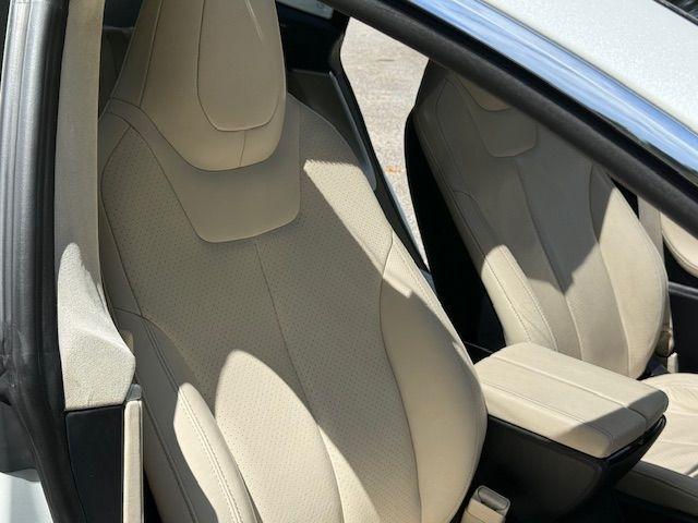 Tesla Model S Signature Performance 2012