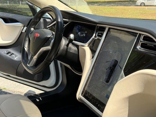 Tesla Model S Signature Performance 2012