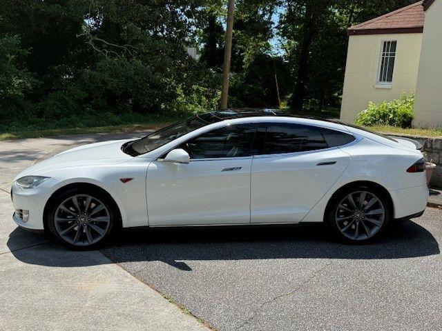 Tesla Model S Signature Performance 2012