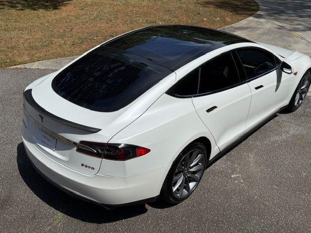 Tesla Model S Signature Performance 2012