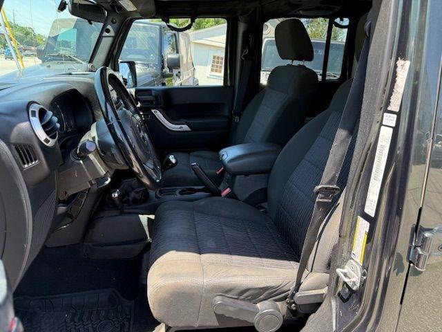 Jeep Wrangler Unlimited Sahara 4WD 2011