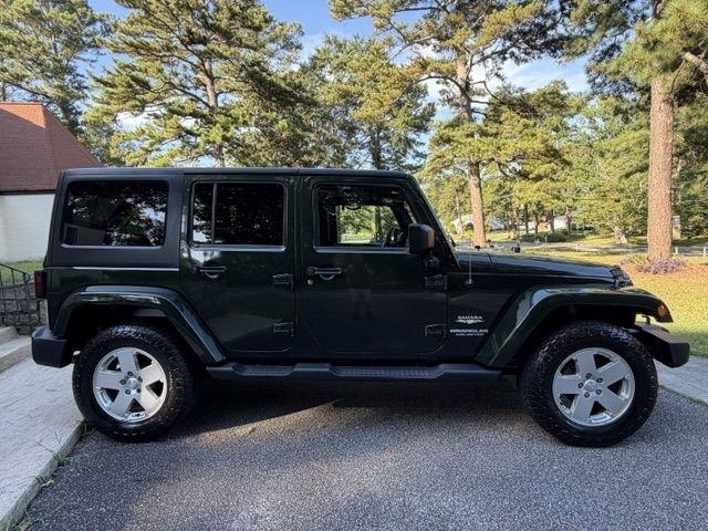 Jeep Wrangler Unlimited Sahara 4WD 2011