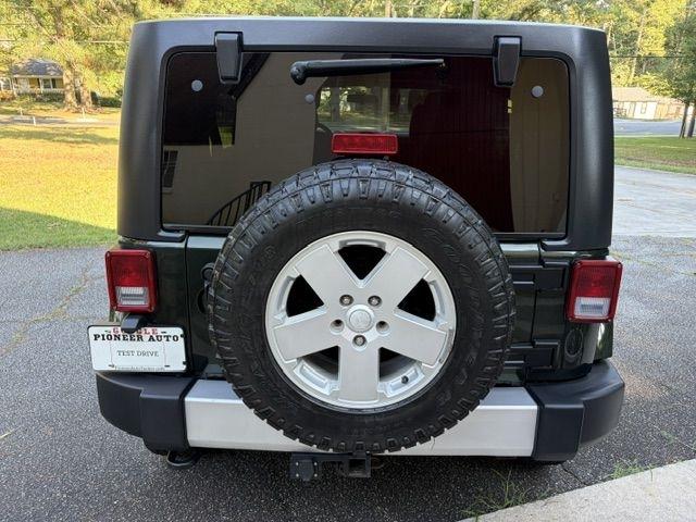 Jeep Wrangler Unlimited Sahara 4WD 2011
