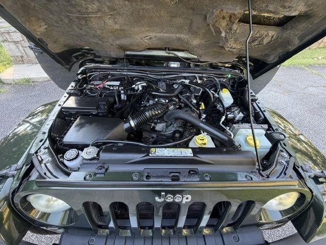 Jeep Wrangler Unlimited Sahara 4WD 2011