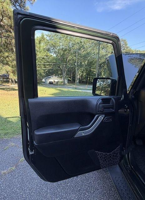Jeep Wrangler Unlimited Sahara 4WD 2011