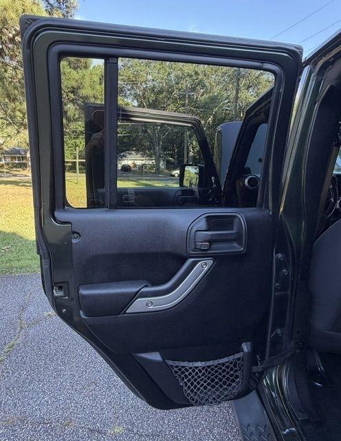 Jeep Wrangler Unlimited Sahara 4WD 2011