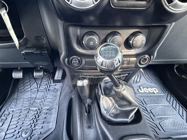 Jeep Wrangler Unlimited Sahara 4WD 2011