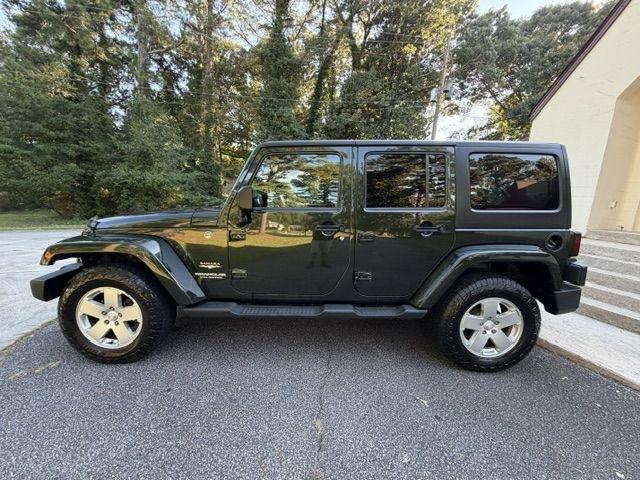 Jeep Wrangler Unlimited Sahara 4WD 2011