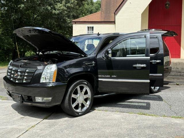 Cadillac Escalade ESV AWD Luxury 2013