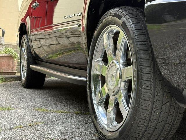 Cadillac Escalade ESV AWD Luxury 2013