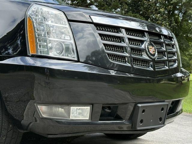 Cadillac Escalade ESV AWD Luxury 2013