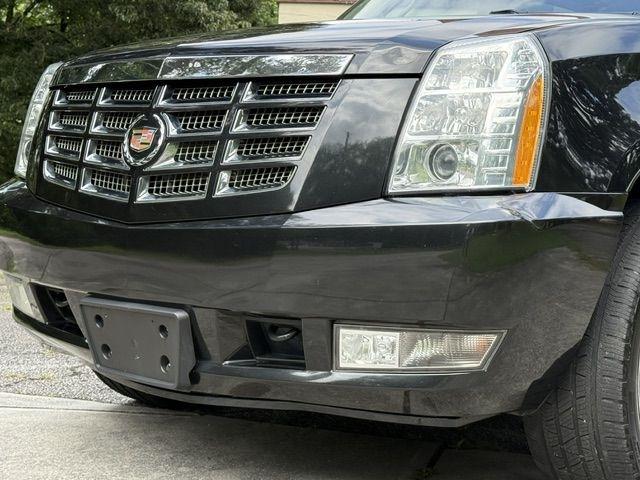 Cadillac Escalade ESV AWD Luxury 2013