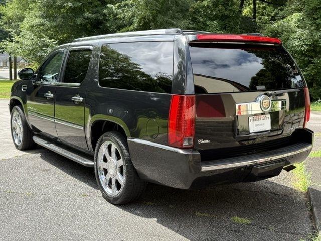 Cadillac Escalade ESV AWD Luxury 2013