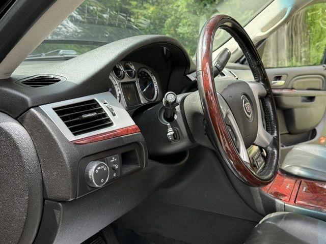 Cadillac Escalade ESV AWD Luxury 2013