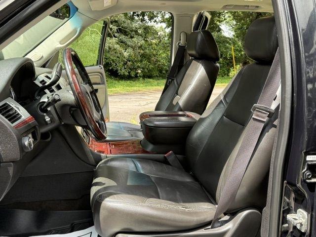 Cadillac Escalade ESV AWD Luxury 2013