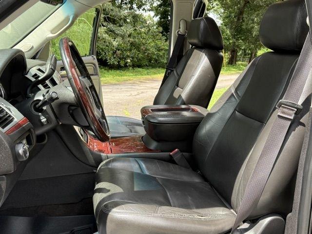 Cadillac Escalade ESV AWD Luxury 2013