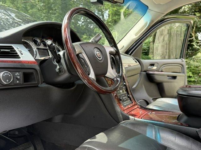 Cadillac Escalade ESV AWD Luxury 2013