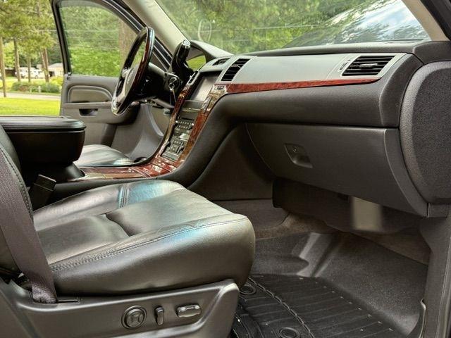 Cadillac Escalade ESV AWD Luxury 2013