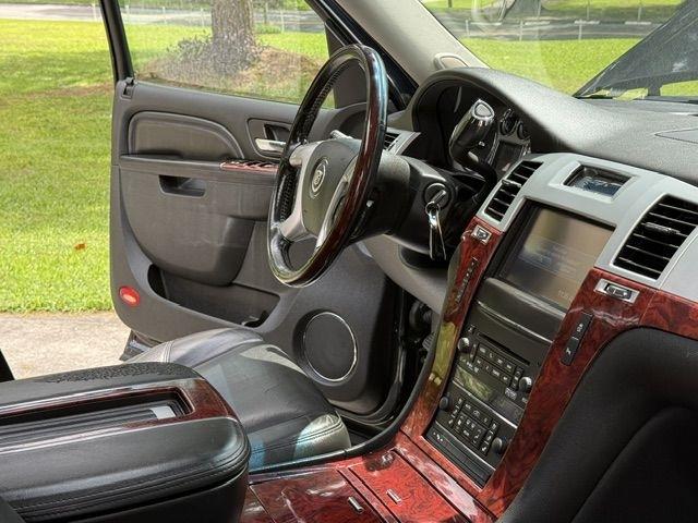 Cadillac Escalade ESV AWD Luxury 2013
