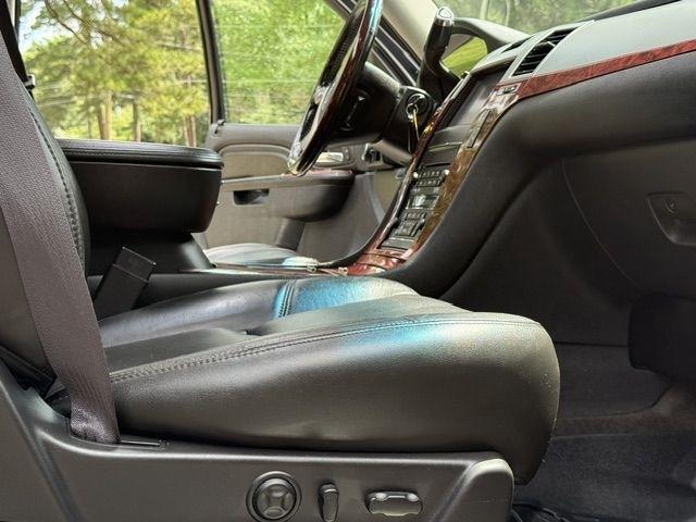 Cadillac Escalade ESV AWD Luxury 2013
