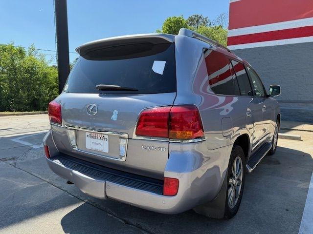 Lexus LX 570 Sport Utility 2011