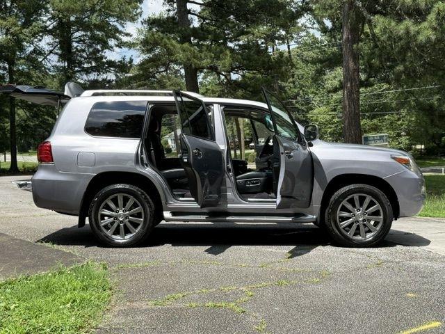 Lexus LX 570 Sport Utility 2011